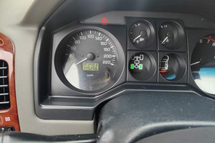 Used Mitsubishi Pajero 2011 V73 3.0L AT GLX Odometer Close Up