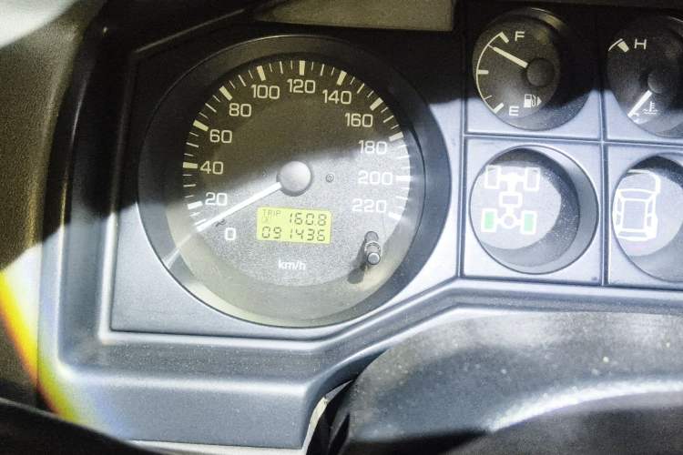 Used Mitsubishi Pajero 2011 V73 3.0L MT GL Odometer Close Up