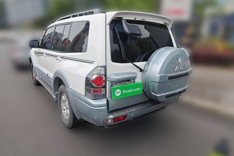 Used Mitsubishi Pajero 2011 V73 3.0L AT GLS Rear Left 45 Deg