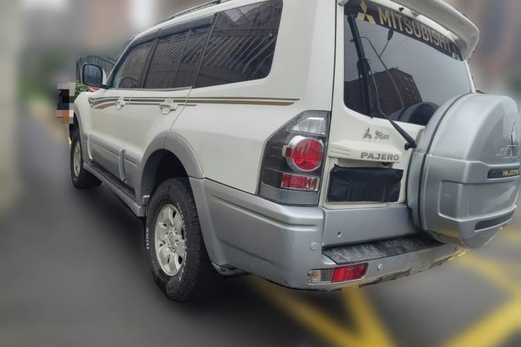 Used Mitsubishi Pajero 2011 V73 3.0L AT GLX Rear Left 45 Deg