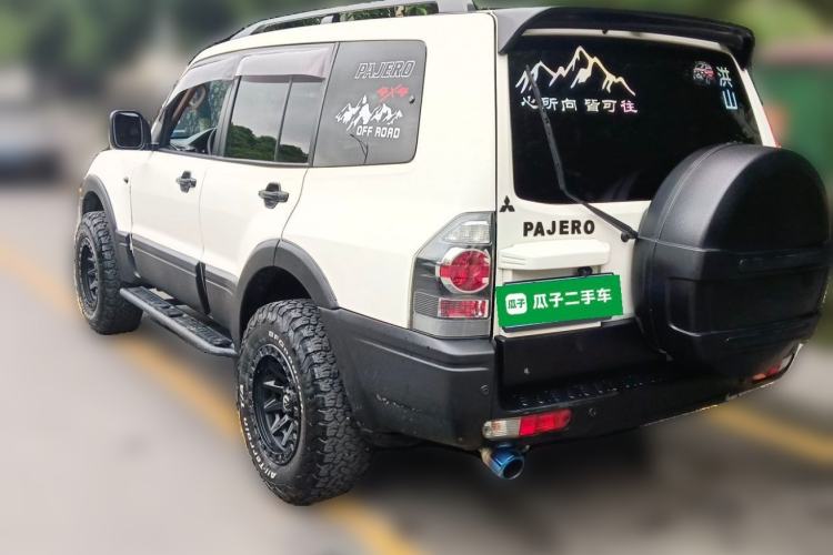 Used Mitsubishi Pajero 2011 V73 3.0L AT GLX Rear Left 45 Deg