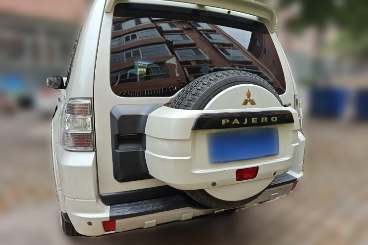 Used Mitsubishi Pajero 2011 3.0L Elite Overdrive Edition Rear