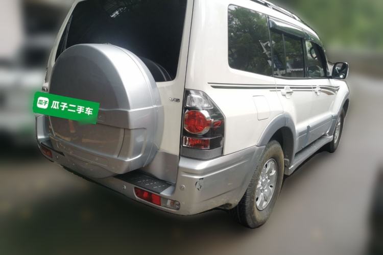 Used Mitsubishi Pajero 2011 V73 3.0L AT GLX Rear Right 45 Deg