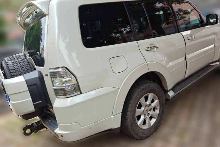 Used Mitsubishi Pajero 2011 3.0L Elite Overdrive Edition Rear Right 45 Deg
