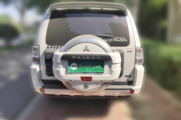 Used Mitsubishi Pajero 2011 3.0L Elite Edition Rear