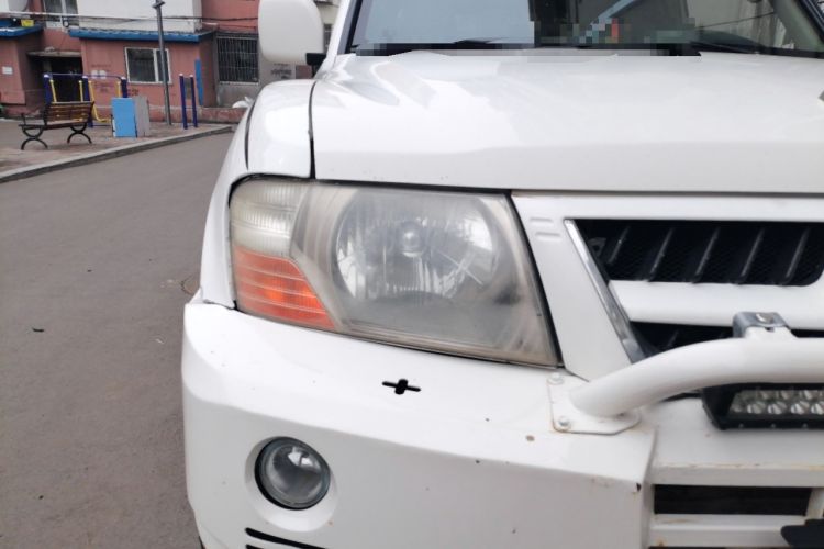 Used Mitsubishi Pajero 2011 V73 3.0L MT GL Right Front Headlight