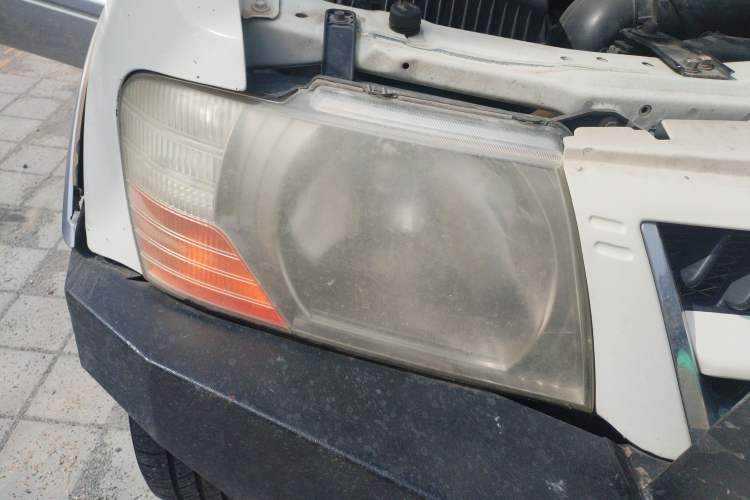 Used Mitsubishi Pajero 2011 V73 3.0L AT GLX Right Front Headlight