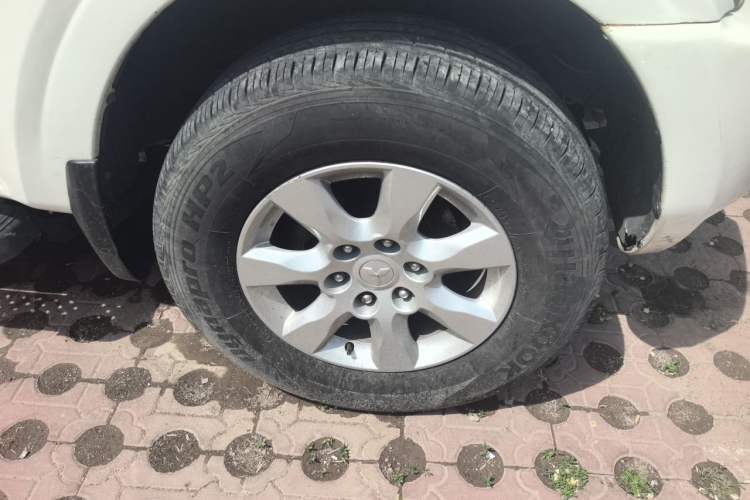 Used Mitsubishi Pajero 2011 V73 3.0L MT GL Right Front Wheel Hub