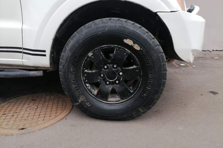 Used Mitsubishi Pajero 2011 V73 3.0L MT GL Right Front Wheel Hub