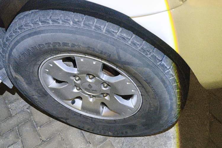 Used Mitsubishi Pajero 2011 V73 3.0L MT GL Right Front Wheel Hub