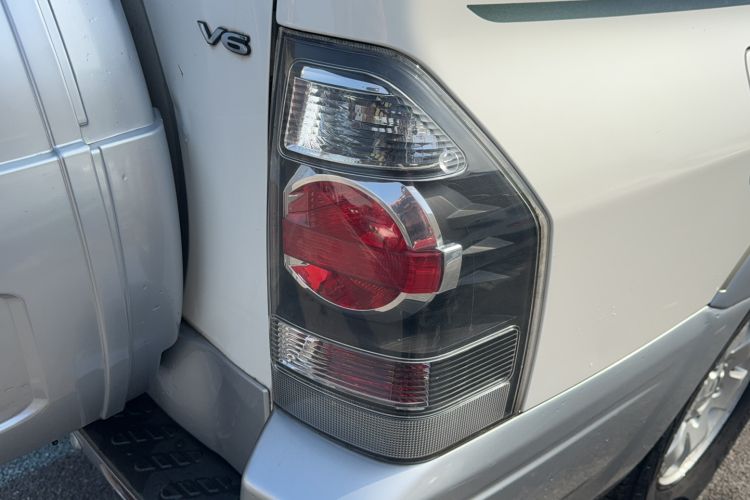 Used Mitsubishi Pajero 2011 V73 3.0L AT GLX Right Rear Taillight