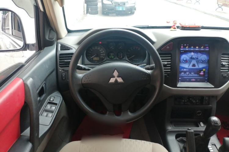 Used Mitsubishi Pajero 2011 V73 3.0L MT GL Steering Wheel