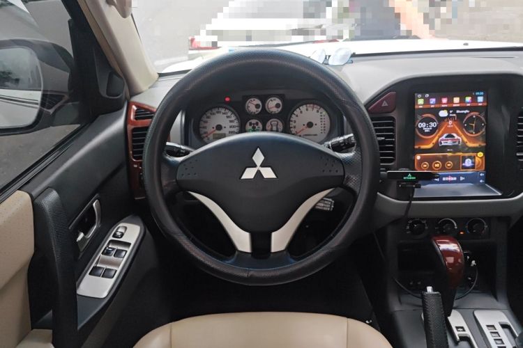 Used Mitsubishi Pajero 2011 V73 3.0L AT GLS Steering Wheel