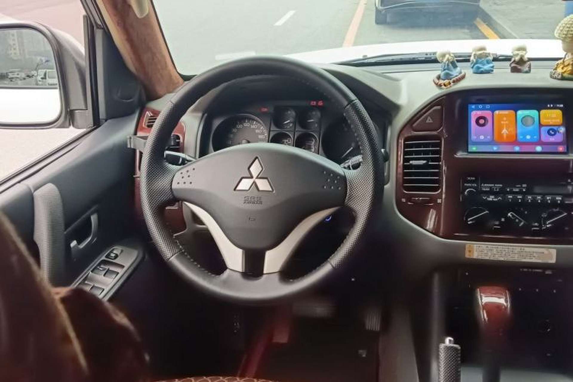 Used Mitsubishi Pajero 2011 V73 3.0L AT GLX Steering Wheel