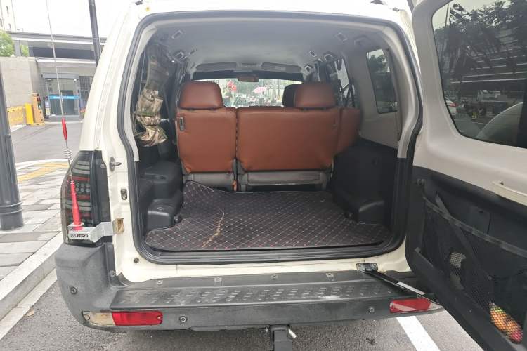 Used Mitsubishi Pajero 2011 V73 3.0L AT GLX Trunk