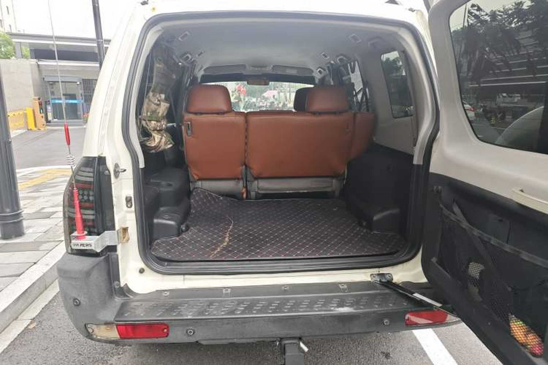 Used Mitsubishi Pajero 2011 V73 3.0L AT GLX Trunk