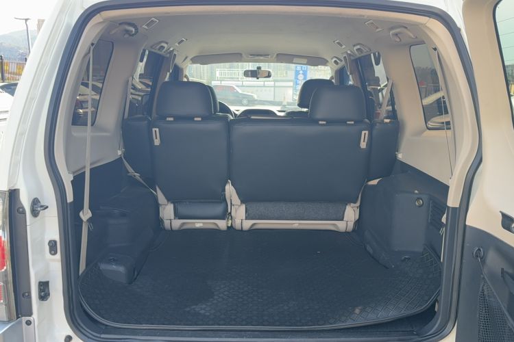 Used Mitsubishi Pajero 2011 V73 3.0L AT GLX Trunk