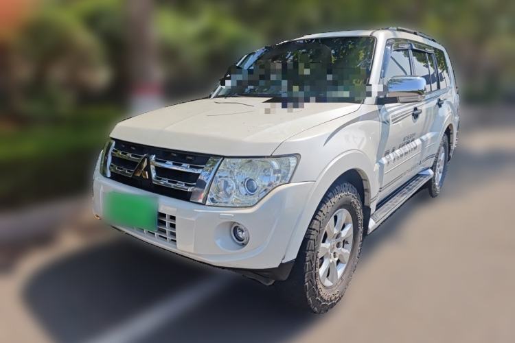 Gebrauchter Mitsubishi Pajero 2011 3.0L Luxury Edition Guazi used car, China used car export, Used car for sale, Used  cars, Cheapest cars for sale