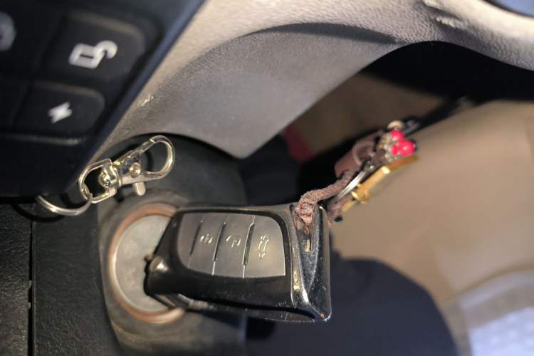 Used Mitsubishi Pajero 2011 V73 3.0L MT GL Vehicle Key
