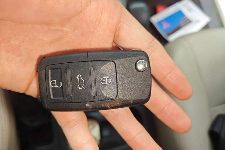 Used Mitsubishi Pajero 2011 V73 3.0L AT GLS Vehicle Key