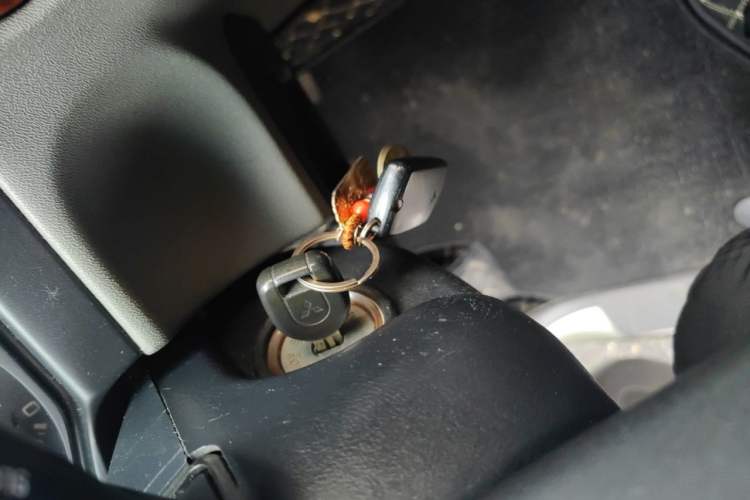 Used Mitsubishi Pajero 2011 V73 3.0L AT GLX Vehicle Key