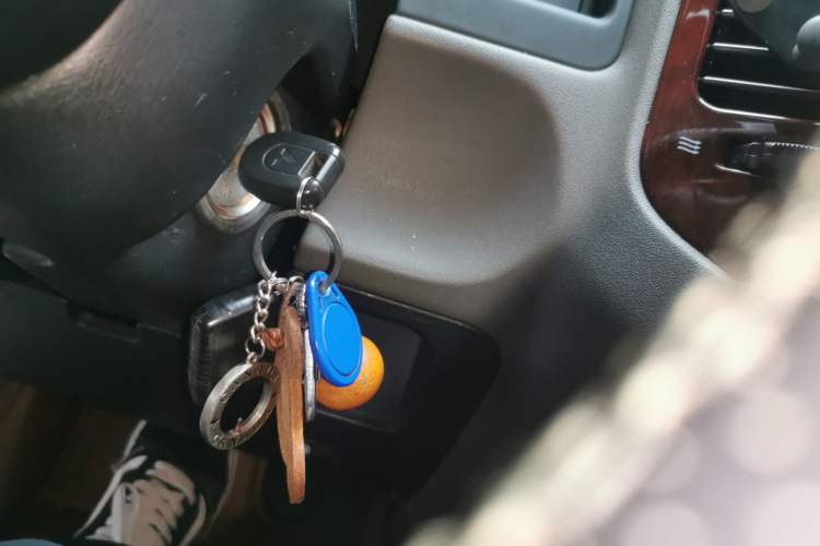 Used Mitsubishi Pajero 2011 V73 3.0L AT GLX Vehicle Key