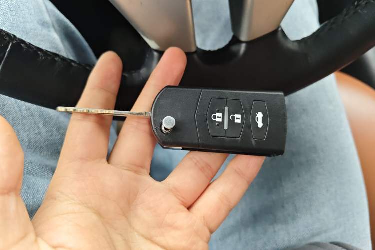 Used Mitsubishi Pajero 2011 V73 3.0L AT GLX Vehicle Key