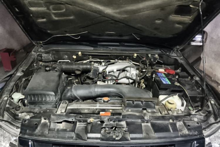 Used Mitsubishi Pajero 2012 3.0L Elite Edition Engine Bay