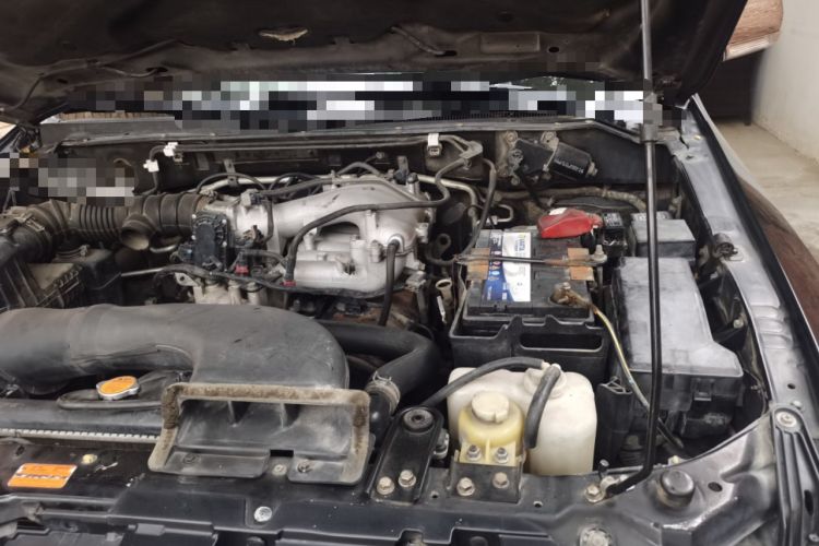 Used Mitsubishi Pajero 2012 3.0L Elite Upgrade Edition Engine Bay Left
