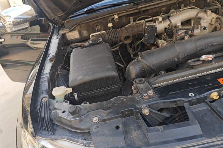 Used Mitsubishi Pajero 2012 3.0L Elite Upgrade Edition Engine Bay Right