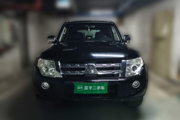 Used Mitsubishi Pajero 2012 3.0L Elite Edition Front