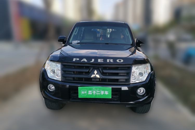 Used Mitsubishi Pajero 2012 3.0L Luxury Edition Front