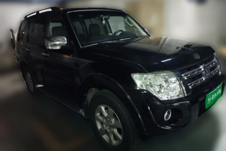 Used Mitsubishi Pajero 2012 3.0L Elite Edition Front Right 45 Deg