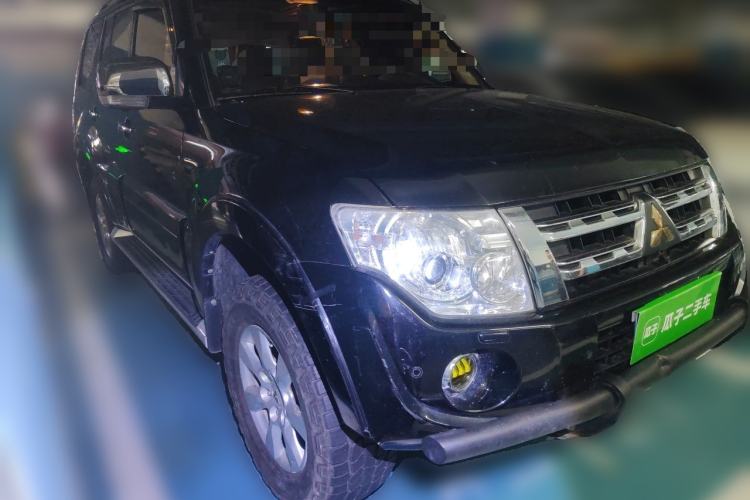 Used Mitsubishi Pajero 2012 3.0L Elite Upgrade Edition Front Right 45 Deg
