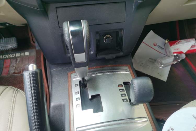 Used Mitsubishi Pajero 2012 3.0L Luxury Edition Gear Lever