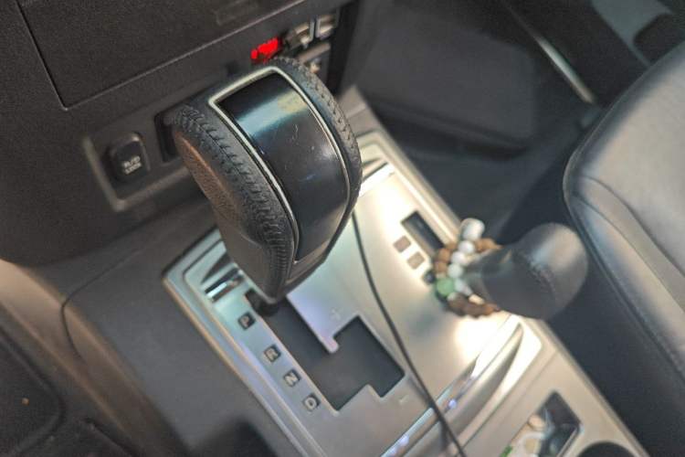 Used Mitsubishi Pajero 2012 3.0L Elite Upgrade Edition Gear Lever