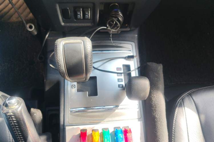 Used Mitsubishi Pajero 2012 3.0L Elite Edition Gear Lever
