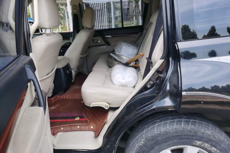Used Mitsubishi Pajero 2012 3.0L Luxury Edition Left Rear Seat