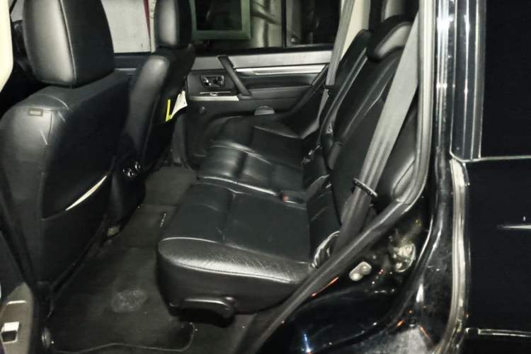 Used Mitsubishi Pajero 2012 3.0L Elite Edition Left Rear Seat