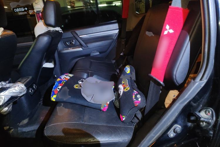 Used Mitsubishi Pajero 2012 3.0L Elite Upgrade Edition Left Rear Seat