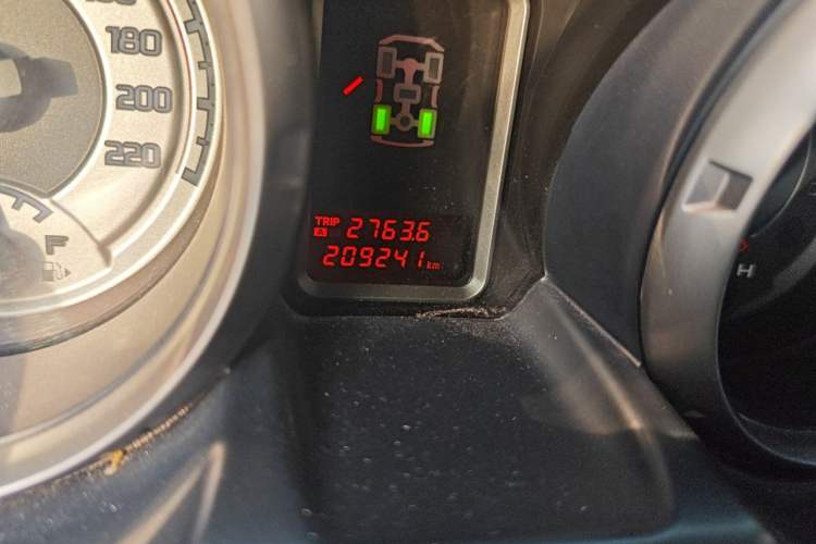 Used Mitsubishi Pajero 2012 3.0L Elite Upgrade Edition Odometer Close Up