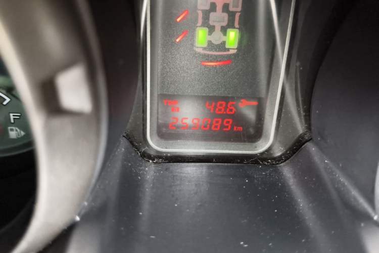 Used Mitsubishi Pajero 2012 3.0L Elite Edition Odometer Close Up