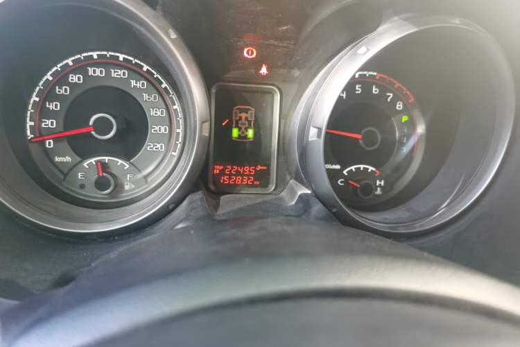 Used Mitsubishi Pajero 2012 3.0L Elite Edition Odometer Close Up