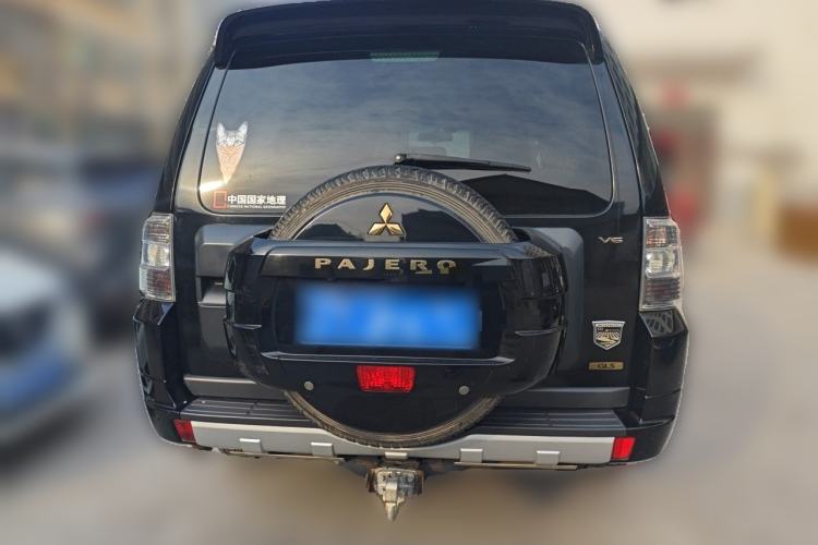 Used Mitsubishi Pajero 2012 3.0L Elite Upgrade Edition Rear