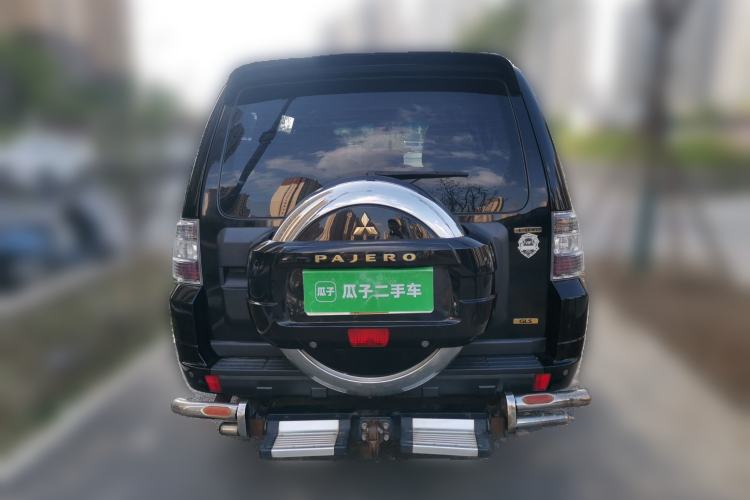 Used Mitsubishi Pajero 2012 3.0L Luxury Edition Rear