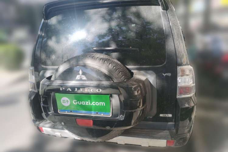 Used Mitsubishi Pajero 2012 3.0L Elite Edition Rear