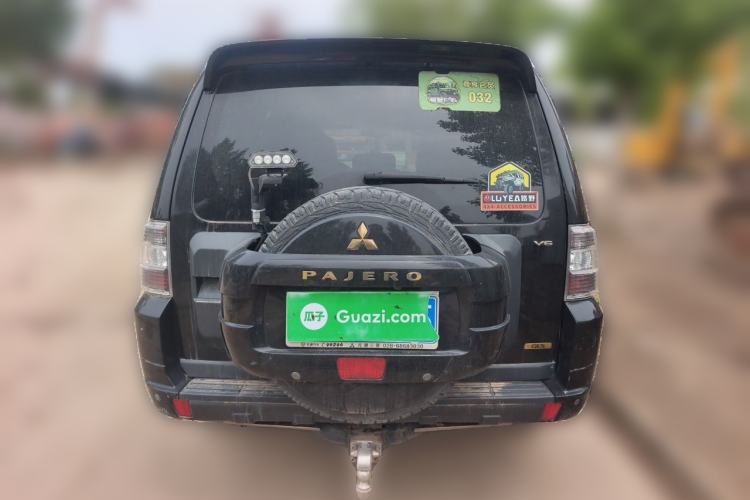 Used Mitsubishi Pajero 2012 3.0L Elite Upgrade Edition Rear