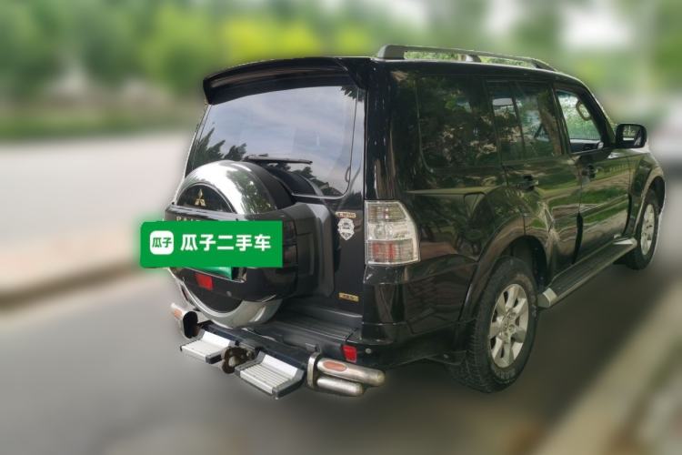 Used Mitsubishi Pajero 2012 3.0L Luxury Edition Rear Right 45 Deg