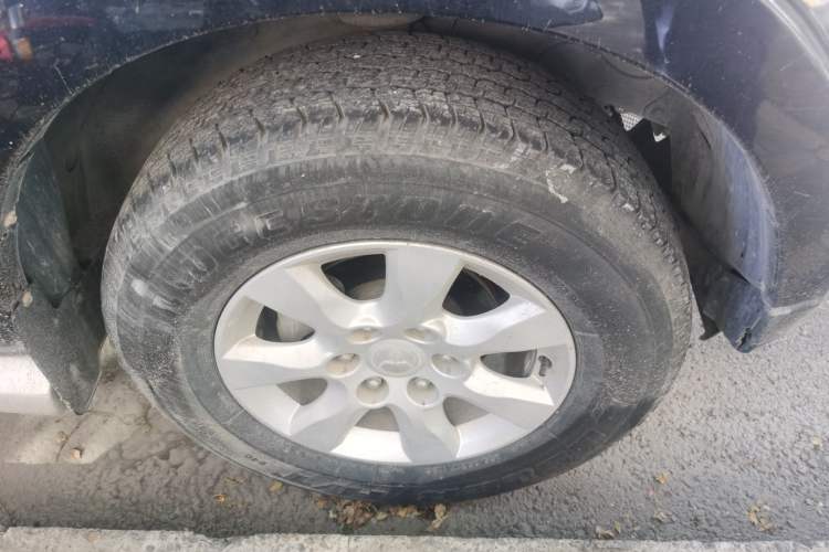 Used Mitsubishi Pajero 2012 3.0L Elite Edition Right Front Wheel Hub