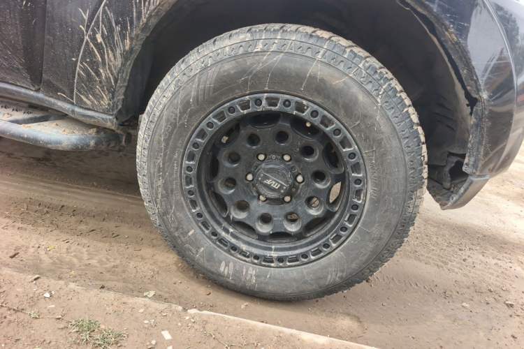 Used Mitsubishi Pajero 2012 3.0L Elite Upgrade Edition Right Front Wheel Hub